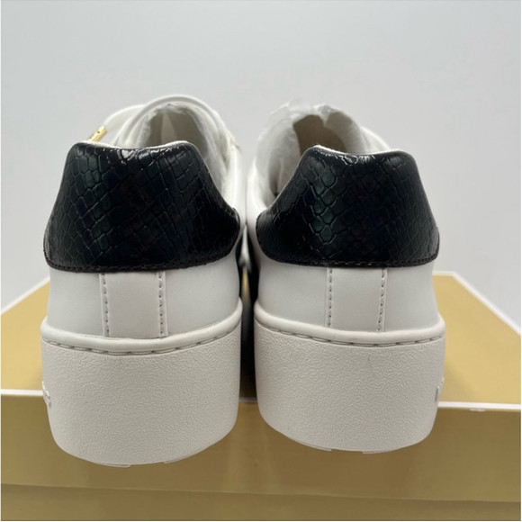 MICHAEL KORS Poppy Lace
Up Leather - Picture 4 of 8